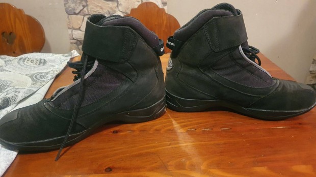 Motoros cip goretex 44-45 mret