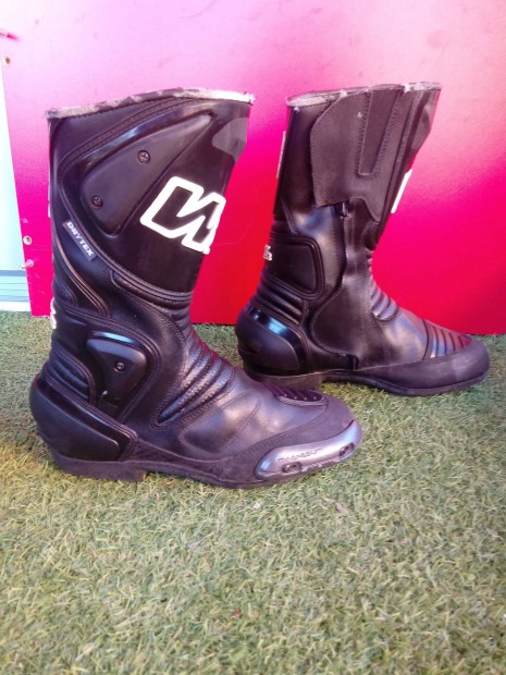 Motoros csizma 41-es