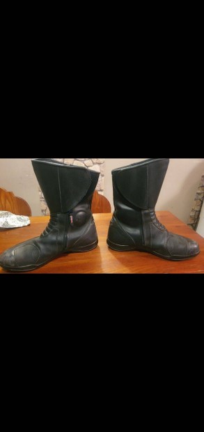 Motoros csizma 43