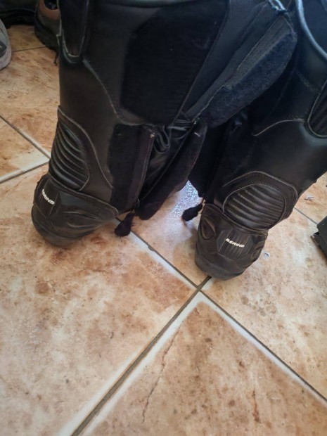 Motoros csizma 45-s