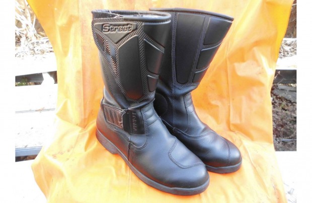 Motoros csizma Forma Street b�r 41-es elad�,