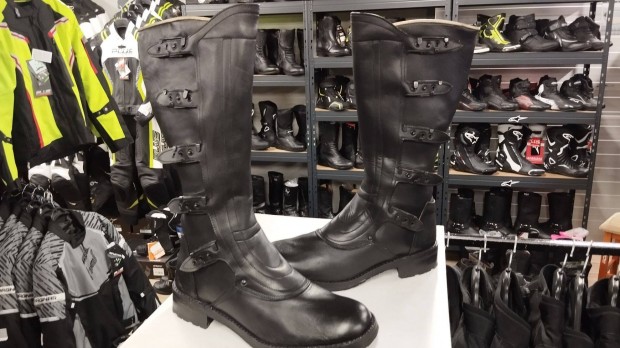 Motoros csizma - Egyedi megjelen�s!!!