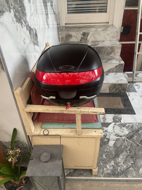 Motoros doboz vzkerettel