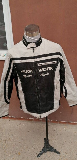 Motoros jellegű kabát m