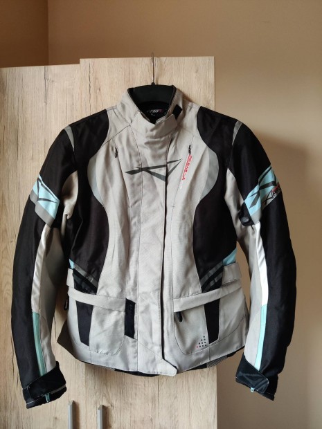 Motoros kabt American Pro Traveller