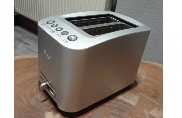 Motoros kenyrpirt smart toaster SAGE