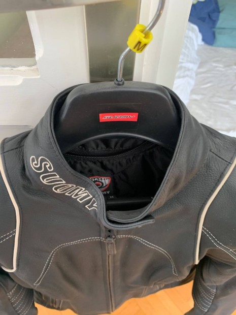 Motoros n�i b�rdzseki S-M m�ret projektoros