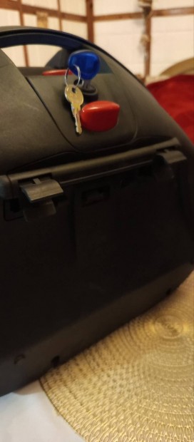 Motoros oldaldobozok elad�k 