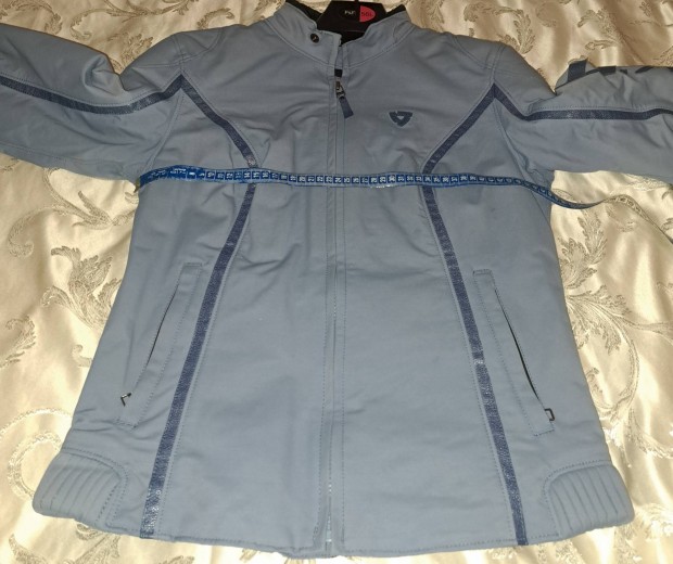 Motoros ruh�zat. Revit n�i kab�t