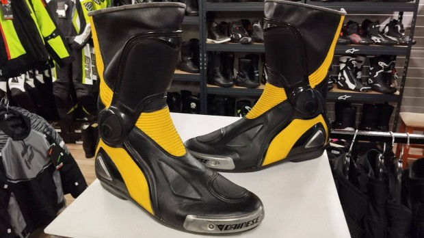 Motoros sport csizma / Dainese / 45-s mret