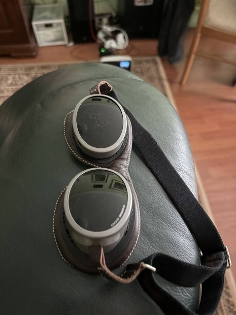 Motoros szem�veg elad�!