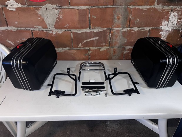 Motoros t�radoboz k�szlet plusz csomagtart� elad�.