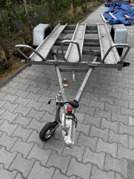 Motorszllit utnfut