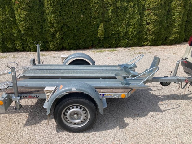 Motorsz�ll�t� ut�nfut� elad�