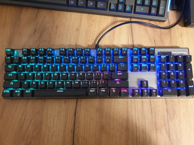 Motospeed mehanikus gamer billentyzet RGB vilgtssal