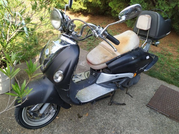 Motowell Legatus 50 4T hiányos robogó, alkuképes