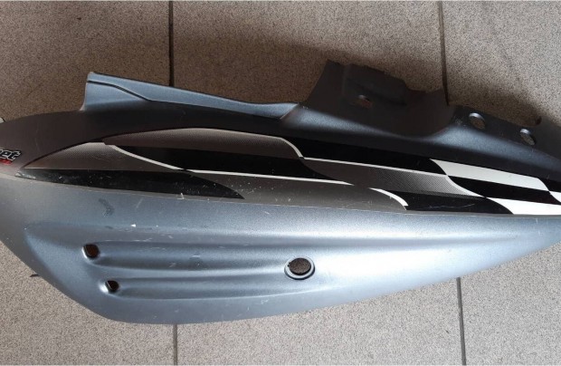 Motowell Magnet ülés alatti idom bal