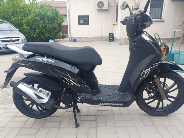 Motowell Mexon 2T robogó