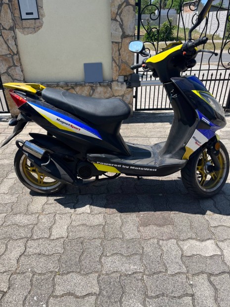 Motowell robogó 2T