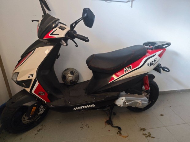 Motowell robog