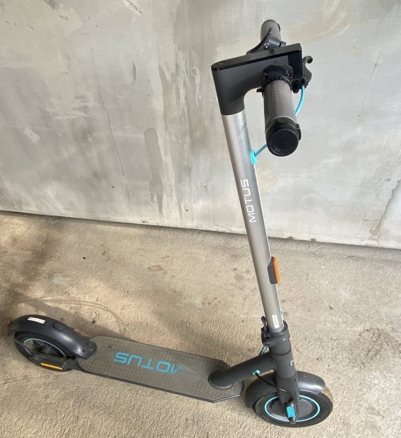 Motus Scooty 10 Lite