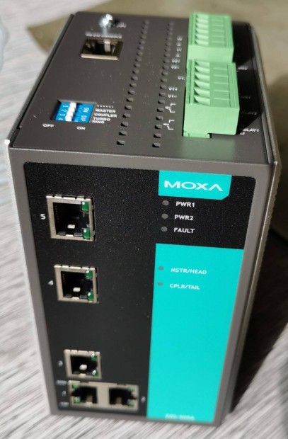 Moxa EDS-505A menedzselhet switch
