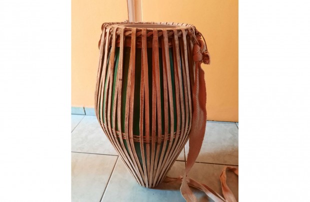 Mridangam elad