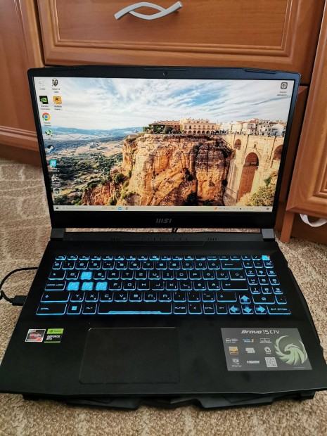 Msi bravo 15 c7v gamerlaptop+ht +egr