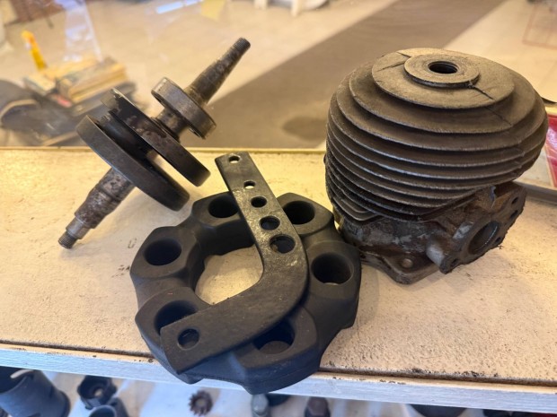 Msker�kp�r alkatr�sz , tengely, kapag�phenger -06h�sz943 6613