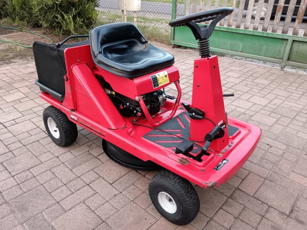 Mtd Pinto fűnyíró traktor 7,5 lovas Briggs motorral