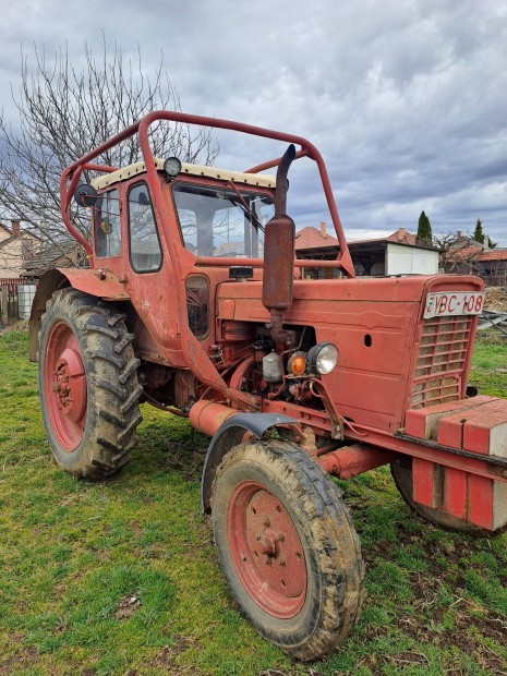 Mtz 50 papírokkal,műszakival