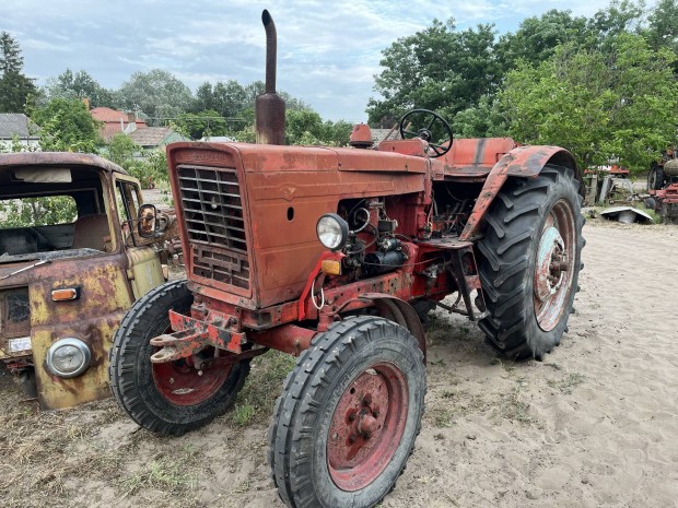 Mtz 50 traktor keskeny nyomtávú, papírokkal