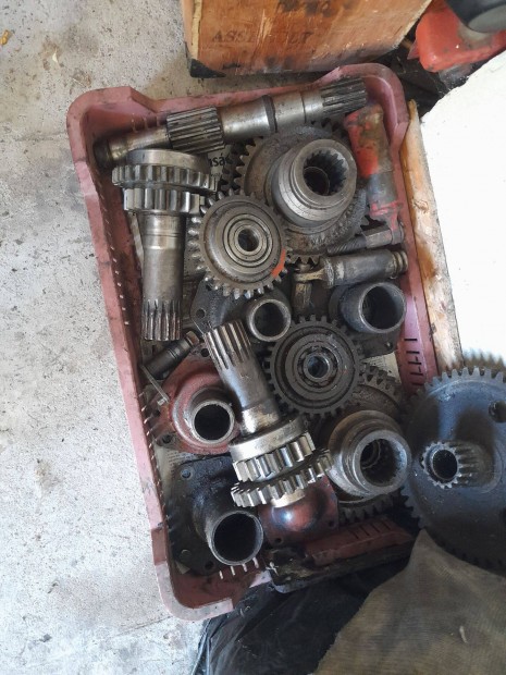 Mtz 540/1000 Tlt hajt�srendszer gy�ri alkatr�sz elad�