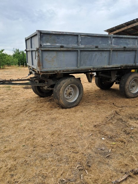 Mtz 550 es 6011 potkocsi lejart muszakival eladok