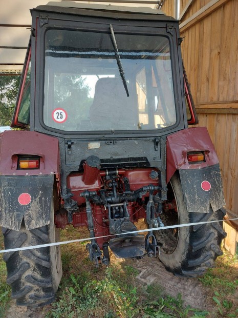 Mtz 550 traktor friss mszakival