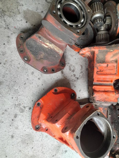 Mtz 80-82-820as hátsó féltengelyház alkatrész eladó Zala megye