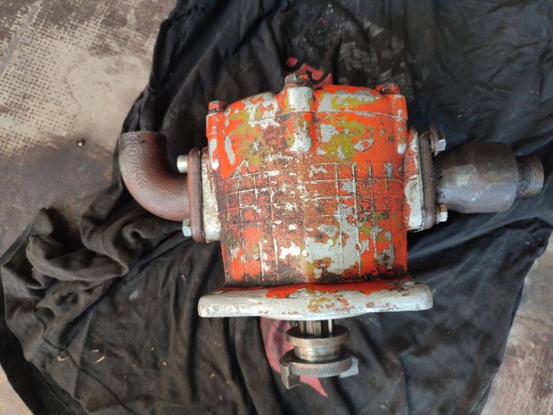 Mtz 80 82 traktor hidraulika szivatty� nyom�st tudja