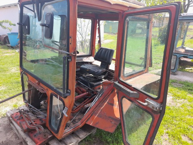 Mtz 80/82es traktor használt fülke eladó Zala megye
