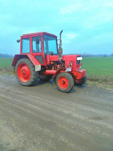Mtz 80-as piros rendszmos mszakis elad 
