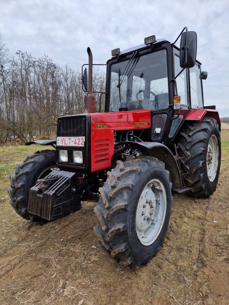 Mtz 820.4 traktor j gumikkal 