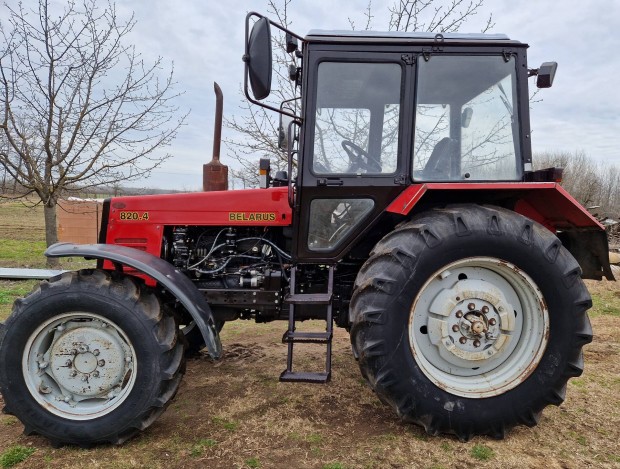 Mtz 820.4 traktor j gumikkal 