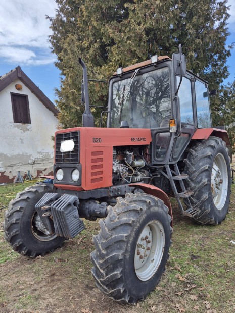 Mtz 820 traktor elad 