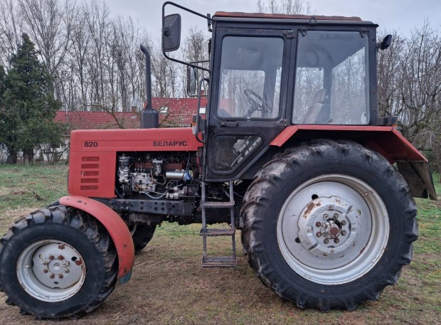 Mtz 820 traktor elad 