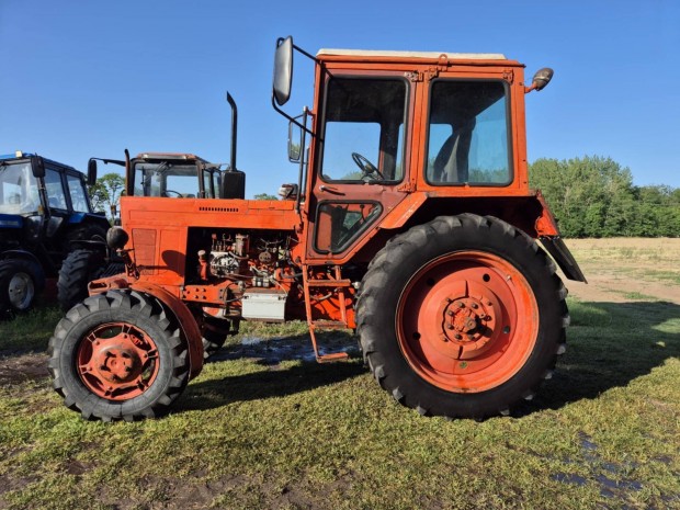 Mtz 82 traktor friss műszakival