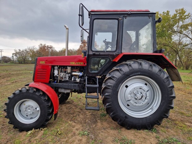 Mtz 952 traktor j gumikkal 