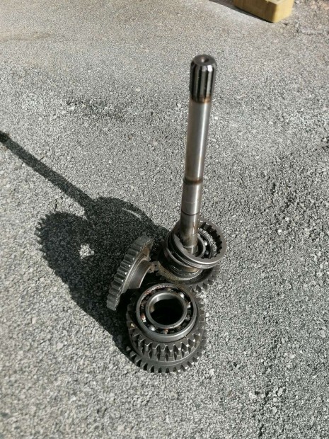 Mtz felez� szett elad�