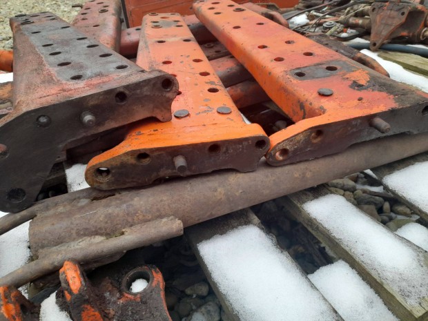 Mtz gyári használt motortartó gerenda alkatrész eladó