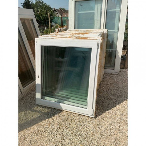 Műanyag ablak 114x124 bukó-nyíló 22 db