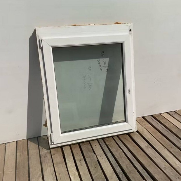 Műanyag ablak 95x107/113 bukó-nyíló 11 db