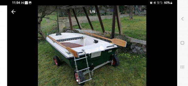 Műanyag duplafalú 330x140 es csónak zárható tárolórekesszel eladó